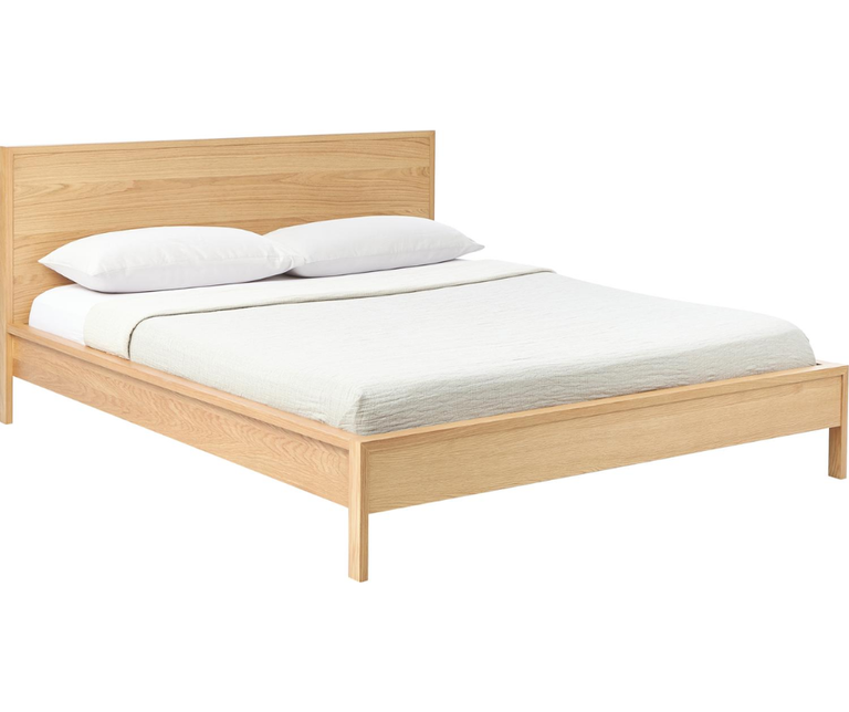 Łóżko z drewna z zagłówkiem Tami (1)